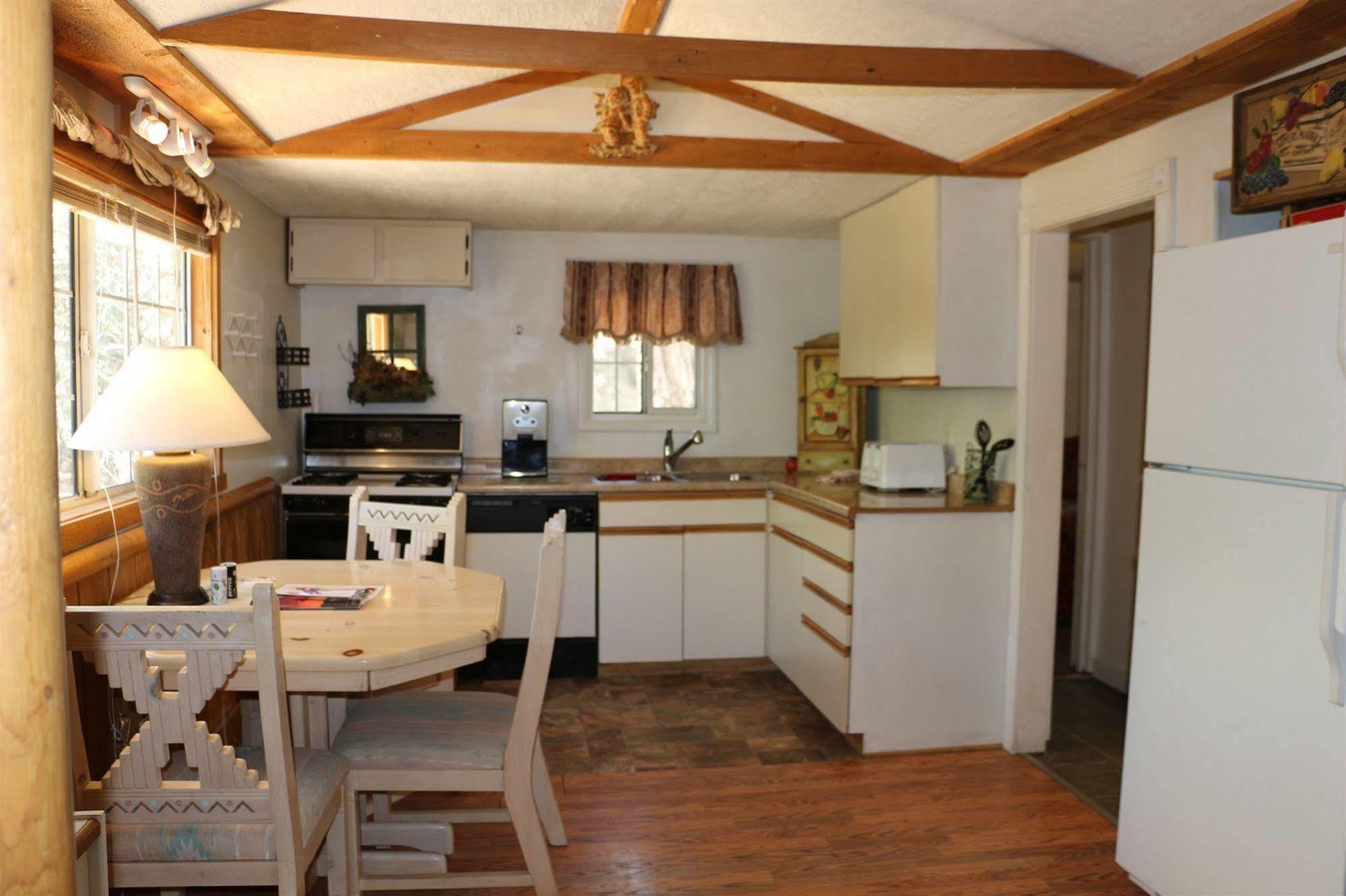 Apple Creek Cottages Прескот Екстер'єр фото